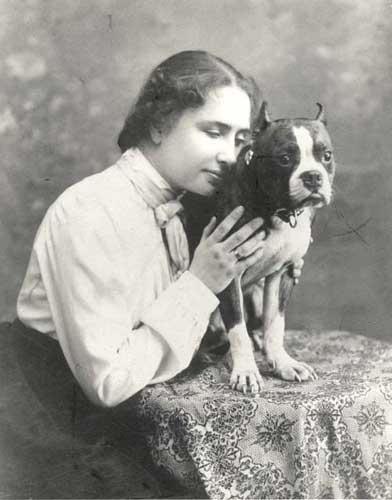 Hellen Keller and her bull dog Sir Thomas